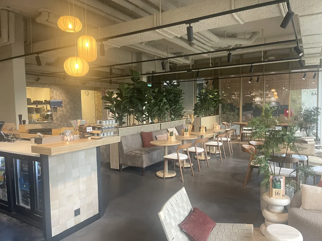 Interieur en bar van Grandcafé Bij Maaten